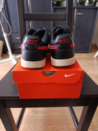 Zapatillas Nike Talla 41 Negras y Rojas