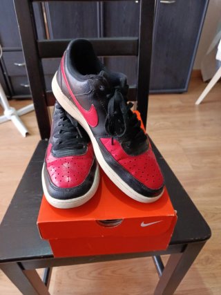 Zapatillas Nike Talla 41 Negras y Rojas