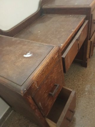 Mueble tocador antiguo de madera