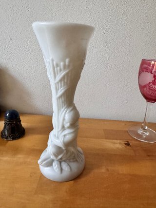 Antico Vaso in vetro bianco decorato