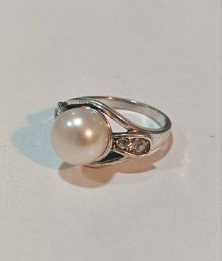 Anillo Plateado Perla y Finitas