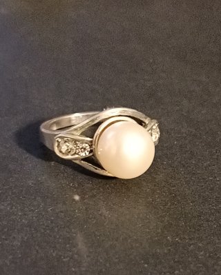 Anillo Plateado Perla y Finitas
