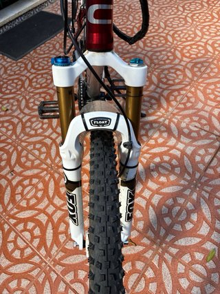 Bicicleta Eléctrica Cube MTB
