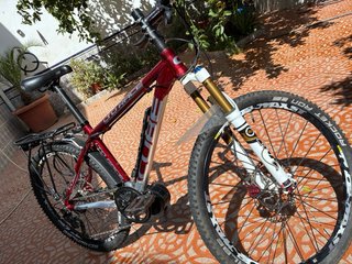 Bicicleta Eléctrica Cube MTB
