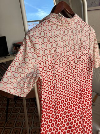 Vestido 60’s con estampado de círculos rojos