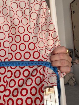 Vestido 60’s con estampado de círculos rojos