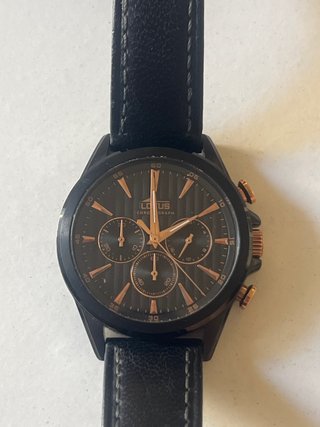 Reloj Lotus Cronógrafo Negro y Dorado