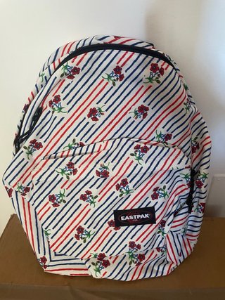 Zaino Eastpak fantasia righe e fiori