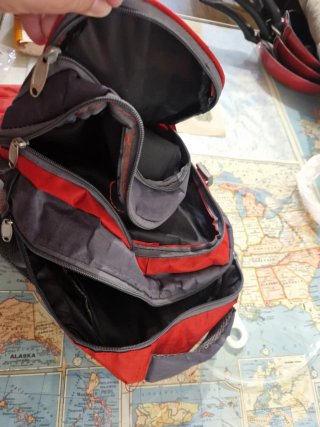 Mochila TERRAE Roja y Gris