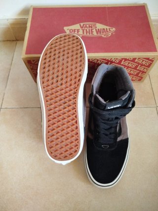 Zapatillas Vans Hi-Top Negras y Grises