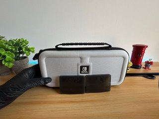 Nintendo Switch OLED con accessori