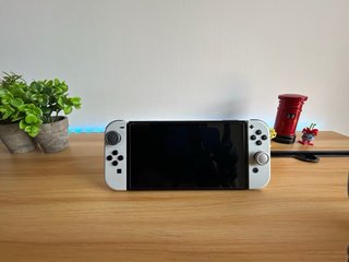 Nintendo Switch OLED con accessori