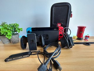 Nintendo Switch con Accesorios