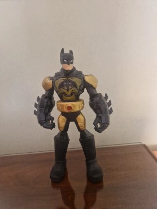 Figura Batman Negro y Dorado