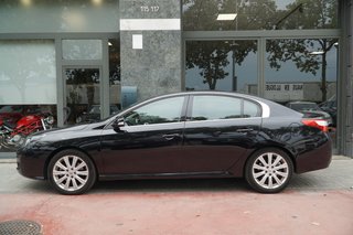 Renault Latitude Initiale V6 dCI 240cv