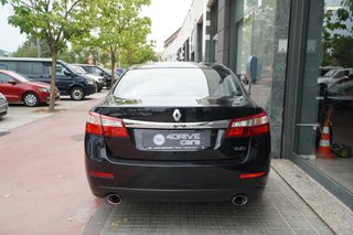 Renault Latitude Initiale V6 dCI 240cv