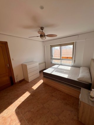 Alquilo 2 Habitaciones grandes en Sagunto centro