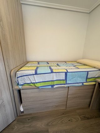 Cama doble y cama con almacenaje