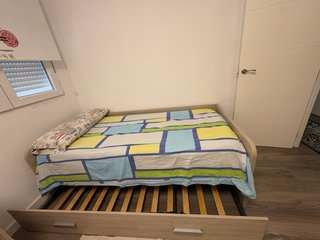 Cama doble y cama con almacenaje
