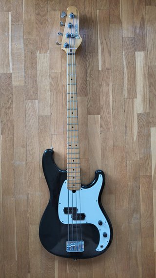 Bajo Ibanez Roadstar II RB630 + Funda Fender