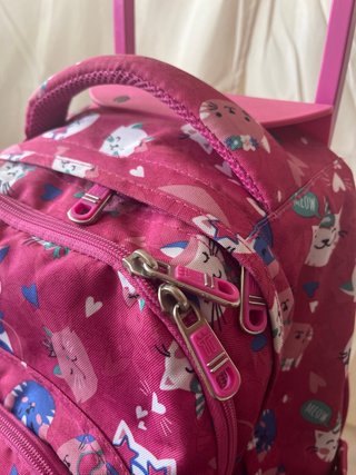Mochila Totto con ruedas y estampado de gatos