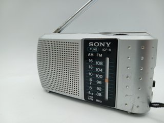 Radio Sony ICF-8 Vintage AM/FM Plateada