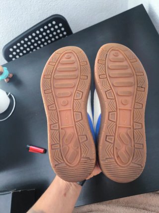 Dos pares de zapatillas por 96 € Adidas y Puma.