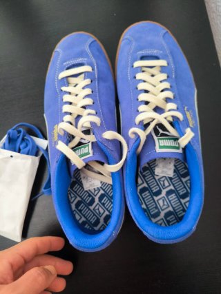 Dos pares de zapatillas por 96 € Adidas y Puma.