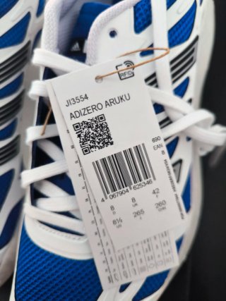 Dos pares de zapatillas por 96 € Adidas y Puma.