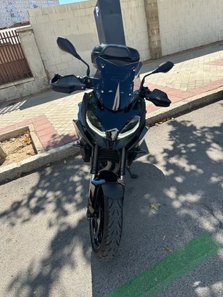 BMW F 900 XR Negra