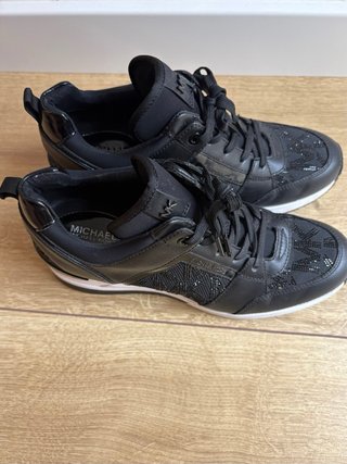 Zapatillas Michael Kors Georgie Cuña Negras