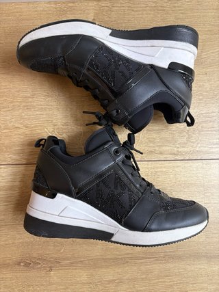 Zapatillas Michael Kors Georgie Cuña Negras