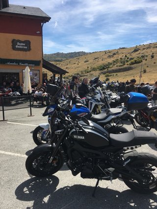 Yamaha XSR900 Negra