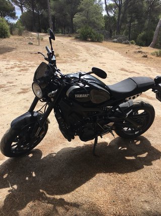 Yamaha XSR900 Negra