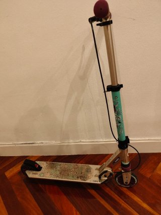 Patinete Oxelo con diseño floral