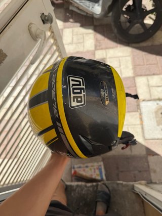 Casco AGV Negro y Amarillo