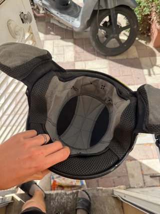 Casco AGV Negro y Amarillo