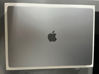 MacBook Pro 16 M2 Pro + Magic Mouse + Keyboard
