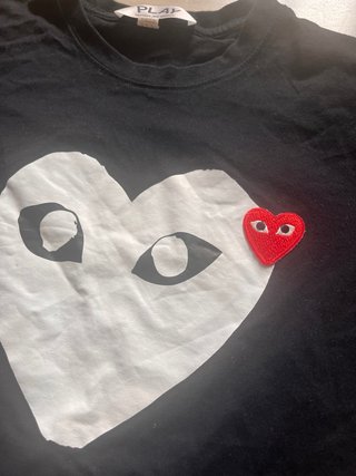 Camiseta CDG Play Corazón Negro