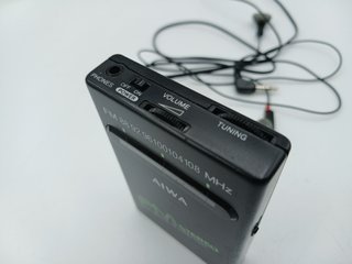 Radio Aiwa CR-11 FM Estéreo Portátil