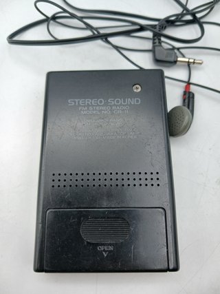 Radio Aiwa CR-11 FM Estéreo Portátil