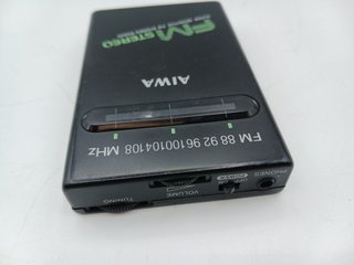 Radio Aiwa CR-11 FM Estéreo Portátil