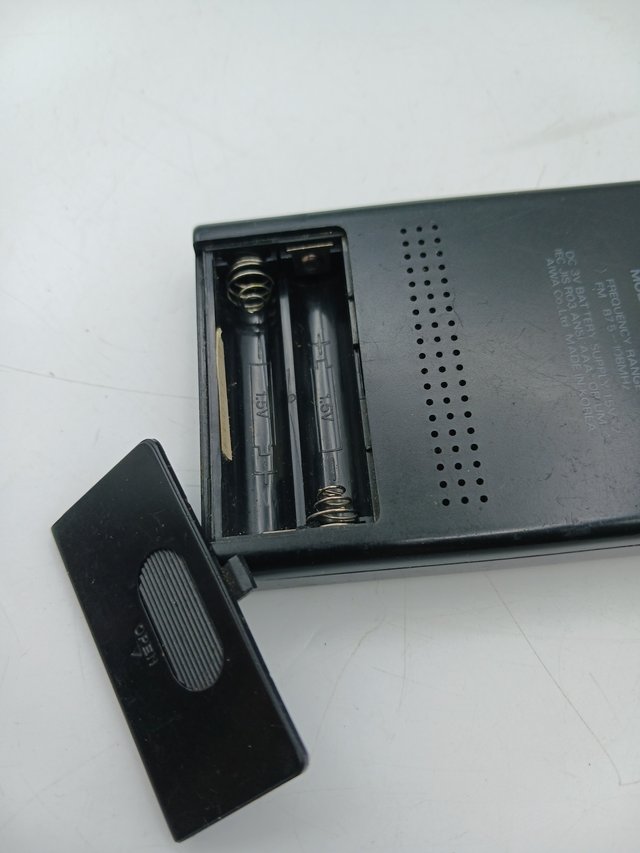 Radio Aiwa CR-11 FM Estéreo Portátil