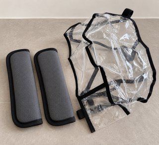 Mochila portabebés Giordani Zaino  con accesorios.