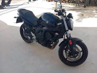 Yamaha Naked Moto - Negra Es un unicornio, nueva