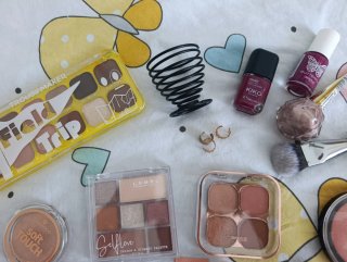 Megalote maquillaje y accesorios
