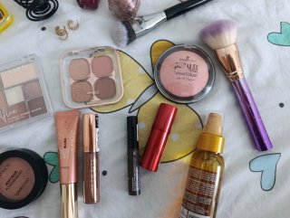 Megalote maquillaje y accesorios
