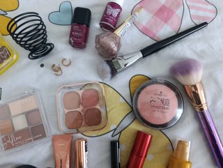 Megalote maquillaje y accesorios