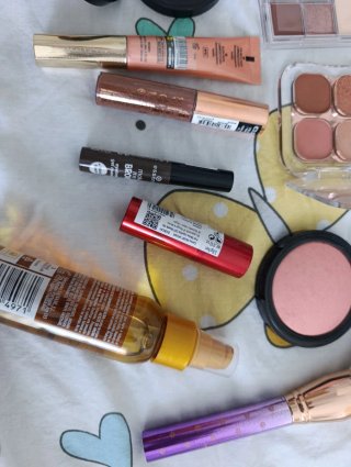 Megalote maquillaje y accesorios
