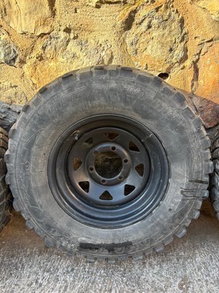 4 Llantas 15” Chapa Negra con Cubiertas Usadas